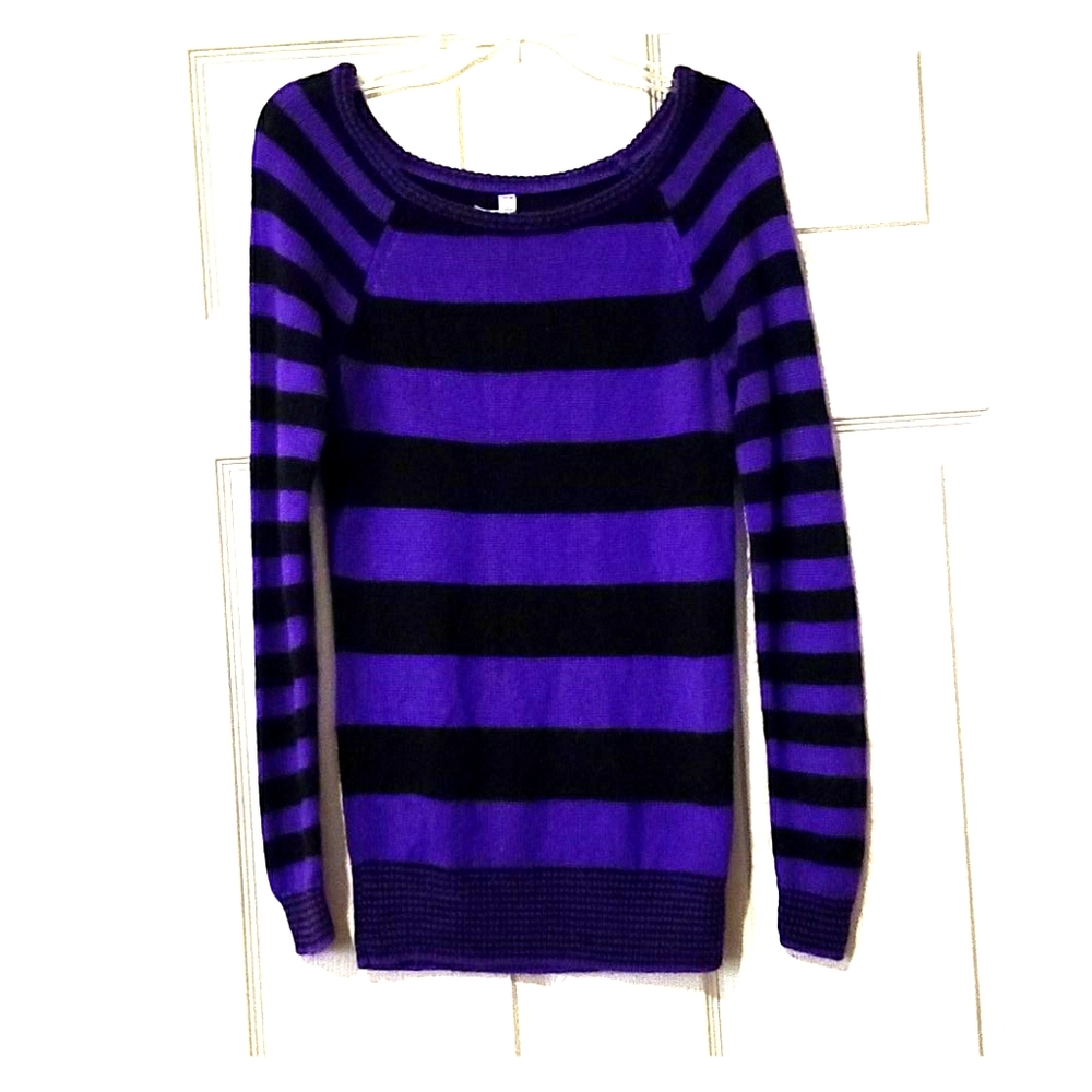 Long sleeve shirt/sweater